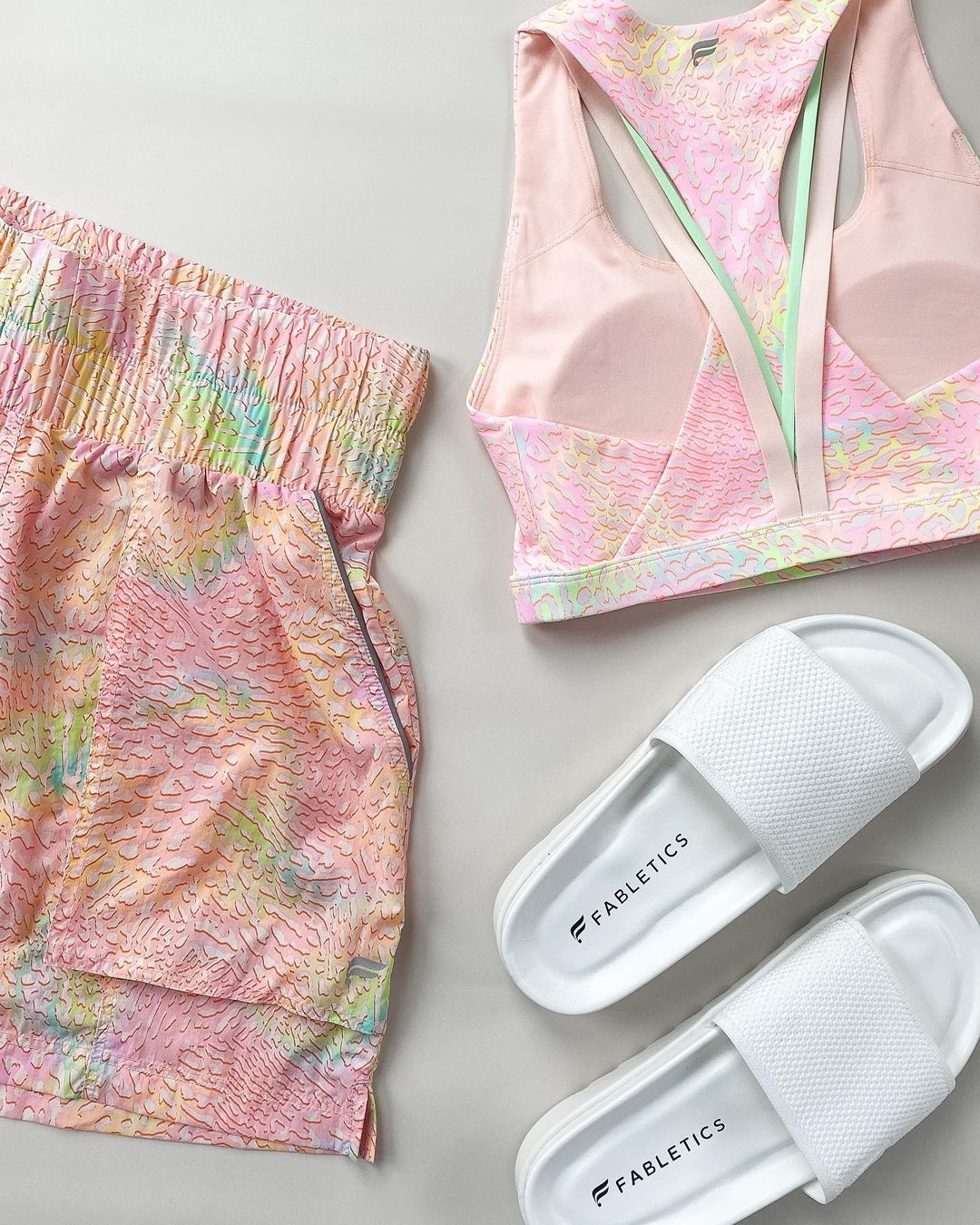 真丝 / 丝绸 A型 圆形领 植物/花卉 撞色/渐变 拼接 印花 珍珠色 桃粉色 水晶粉色 宫廷  - VALI鞋履AI设计主图