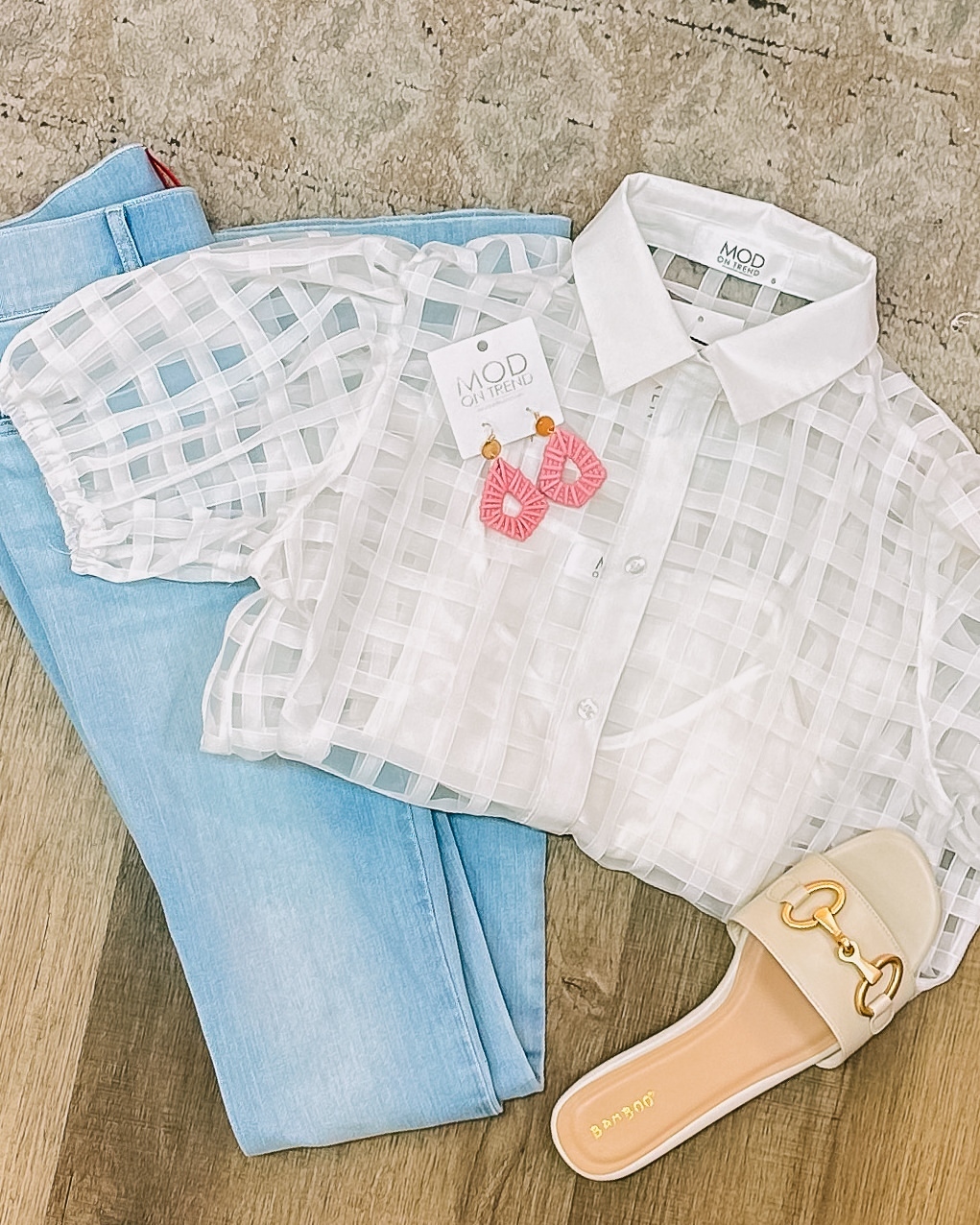 棉麻 衬衫领 格纹/菱格 绣花 云雾色 沙白色 基础扣饰  - VALI鞋履AI设计主图