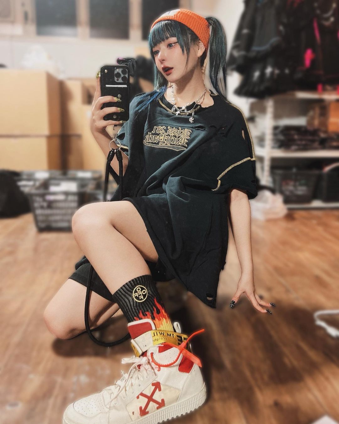 针织面料 圆形领 文字图案 边缘装饰 踢踏舞鞋色  - VALI鞋履AI设计主图