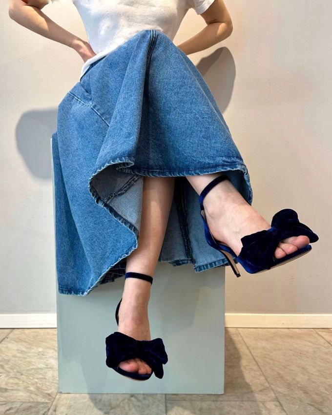 牛仔面料 A型 洗水 毛边 波塞冬蓝 瓦蓝色 