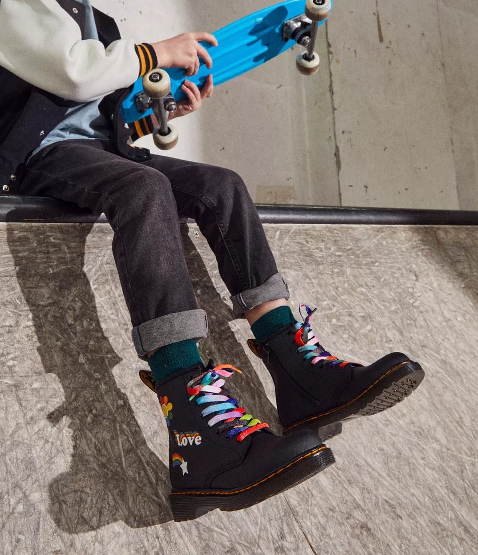 牛仔面料 洗水 黑豆色  - VALI鞋履AI设计主图