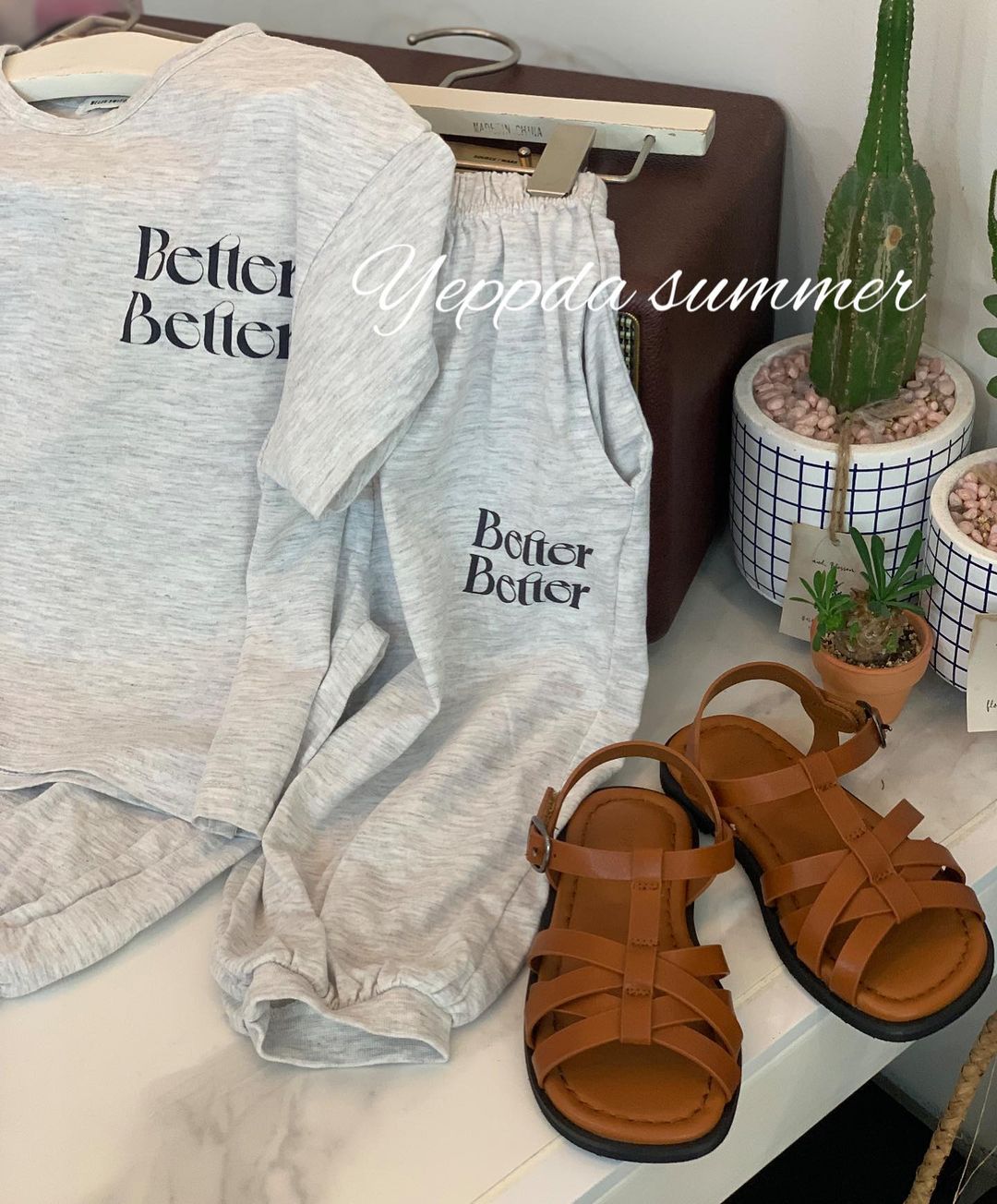 针织面料 H型 圆形领 文字图案 印花 黎明蓝 月光灰色  - VALI鞋履AI设计主图