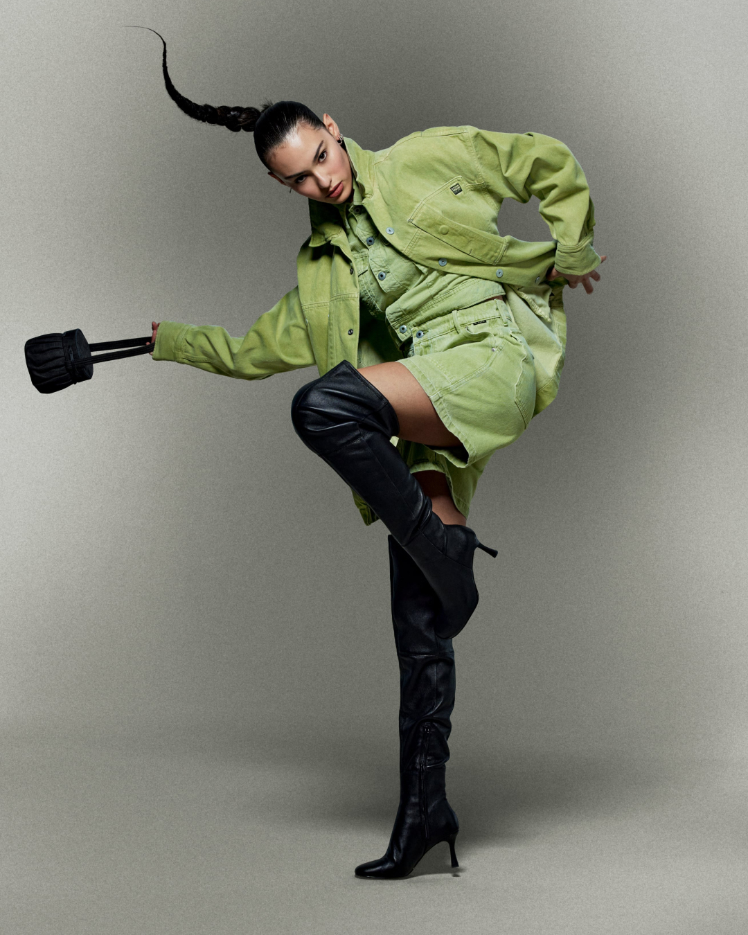 牛仔面料 H型 衬衫领 莴苣绿 酱黑色 菠菜绿色 蚱蜢色 基础扣饰 前卫  - VALI鞋履AI设计主图