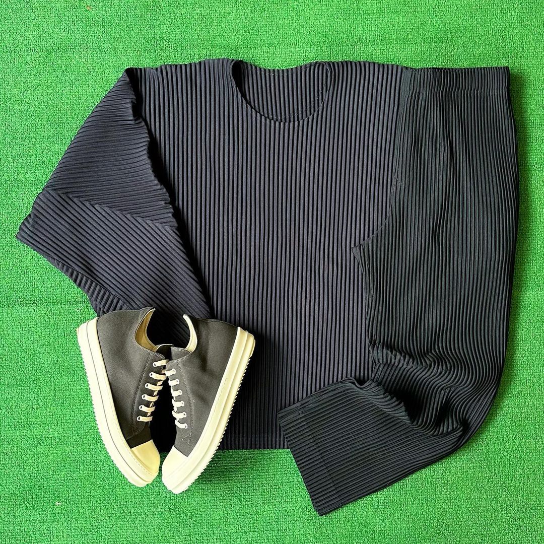 毛纺 H型 圆形领 针织螺纹 酱黑色 素净色  - VALI鞋履AI设计主图