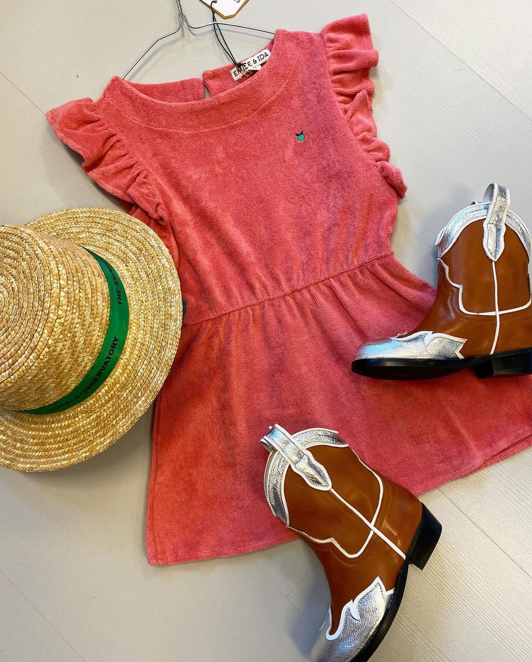 X型 圆形领 抽褶 荷叶边 熔岩色 极光红  - VALI鞋履AI设计主图