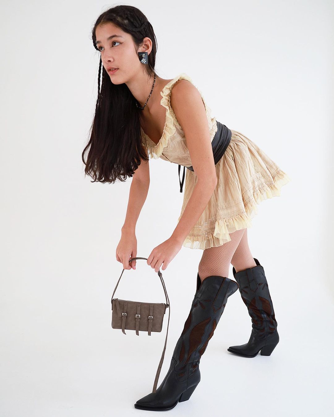 棉麻 A型 荷叶边 边缘装饰 云白 炽白 蕾丝花边 性感 甜美  - VALI鞋履AI设计主图