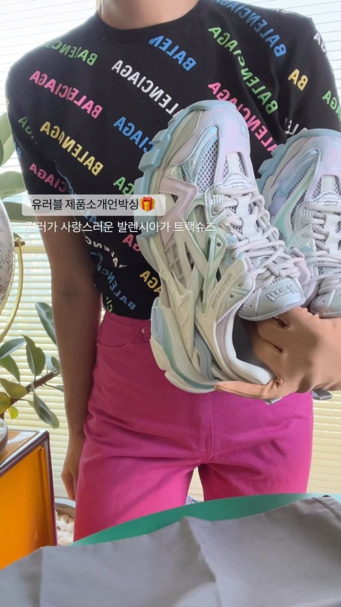 针织面料 圆形领 文字图案 印花 夜空色 