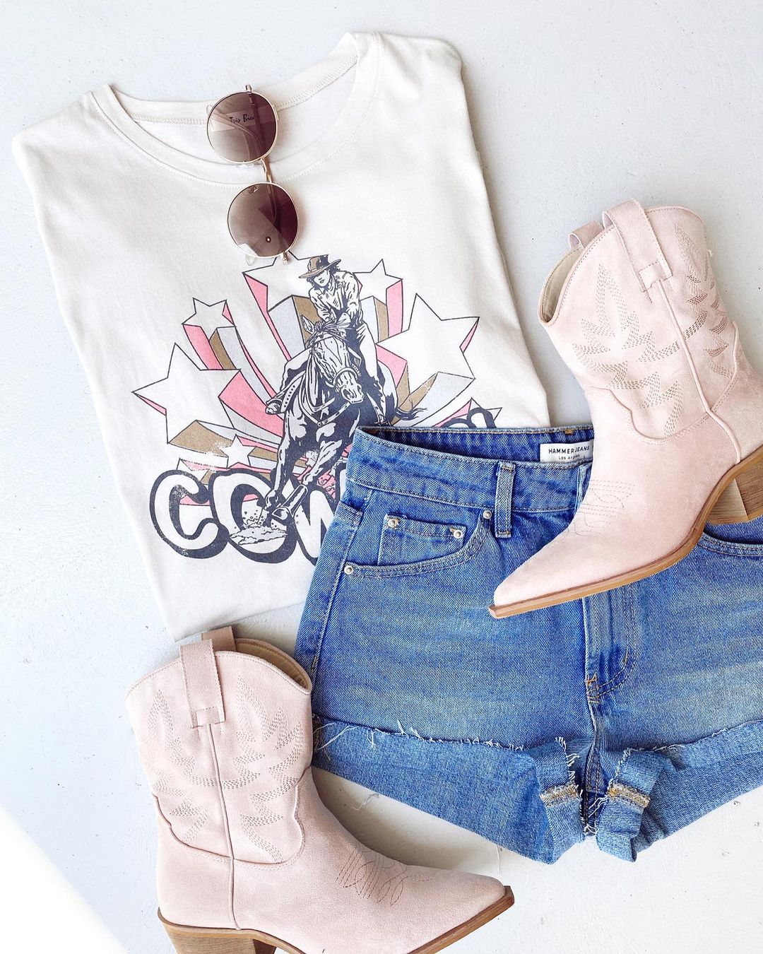 针织面料 H型 圆形领 卡通次元 文字图案 印花 炽白  - VALI鞋履AI设计主图