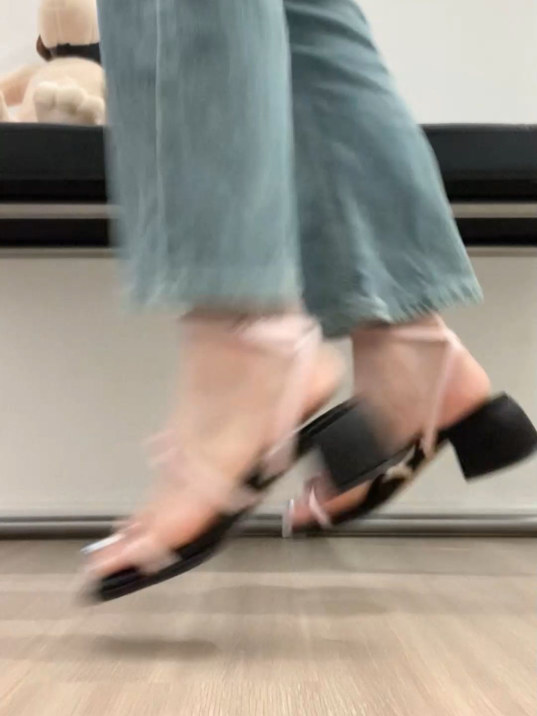 无帮  - VALI鞋履AI设计主图