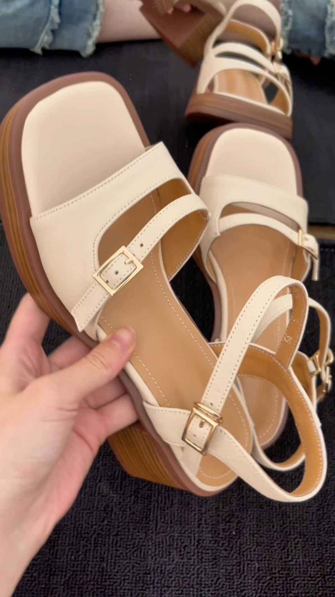 粗跟 无帮 袢扣 皮革  - VALI鞋履AI设计主图