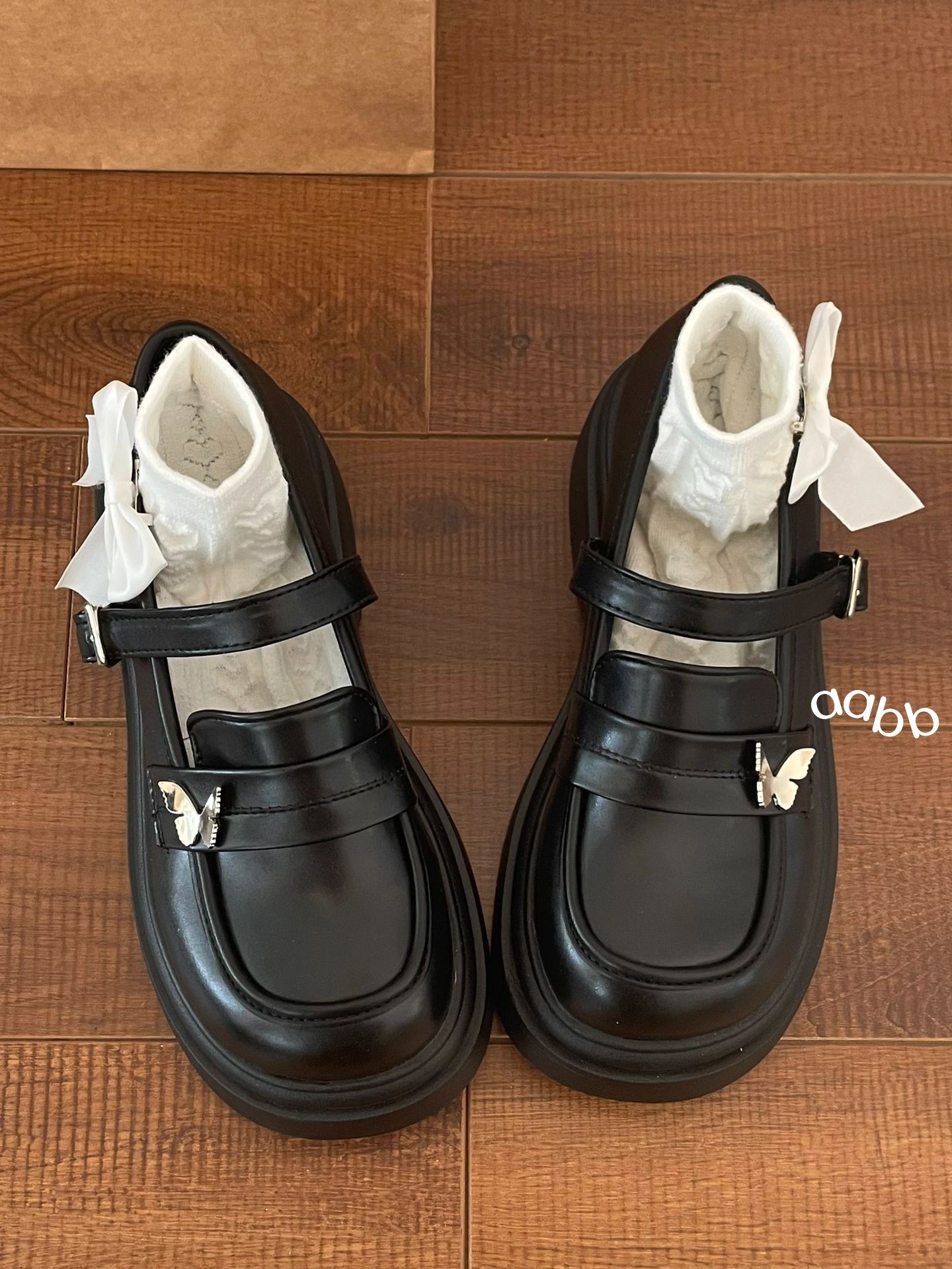 圆头 袢扣 中口鞋 皮革  - VALI鞋履AI设计主图