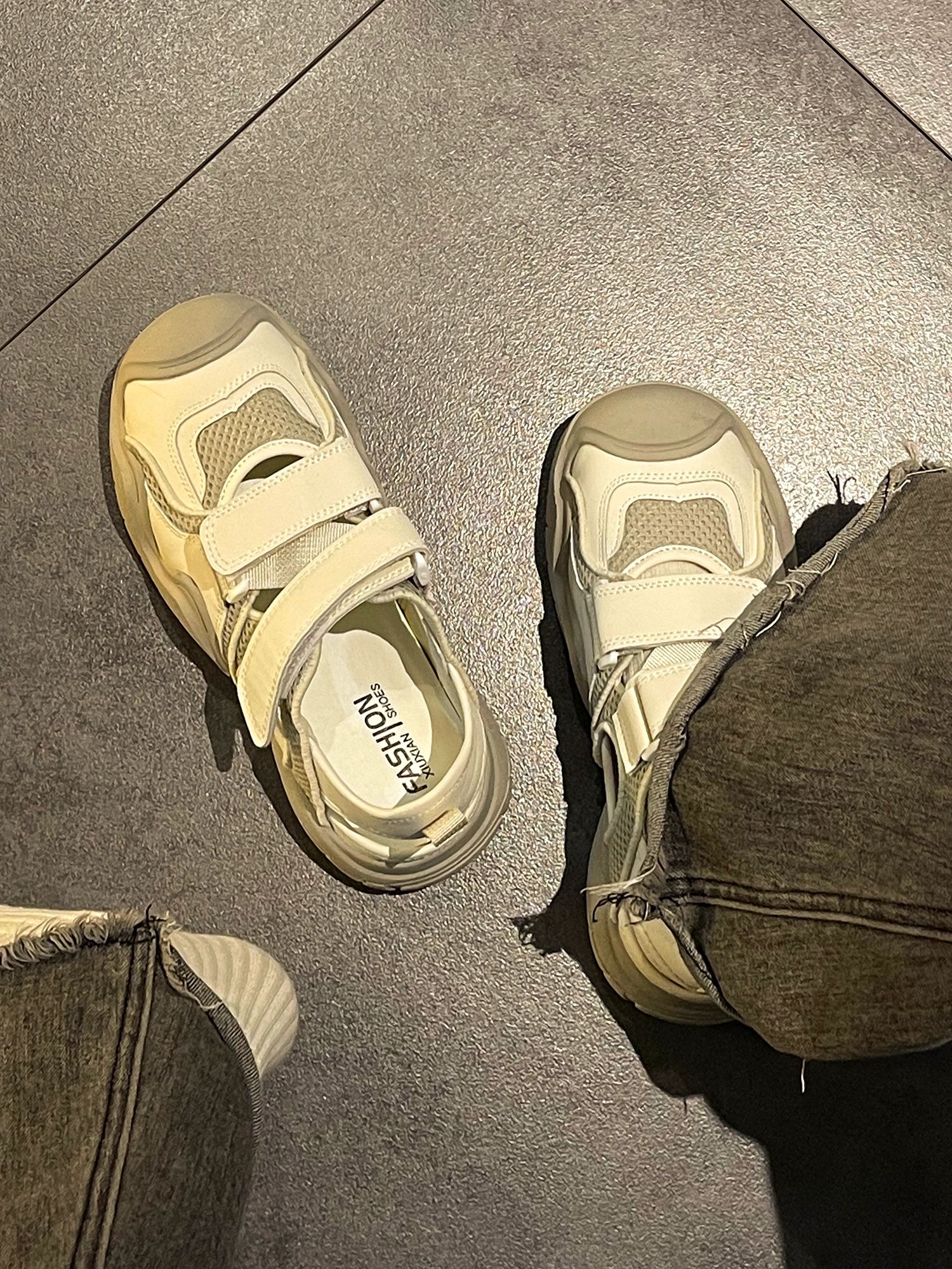 低帮 魔术贴  - VALI鞋履AI设计主图