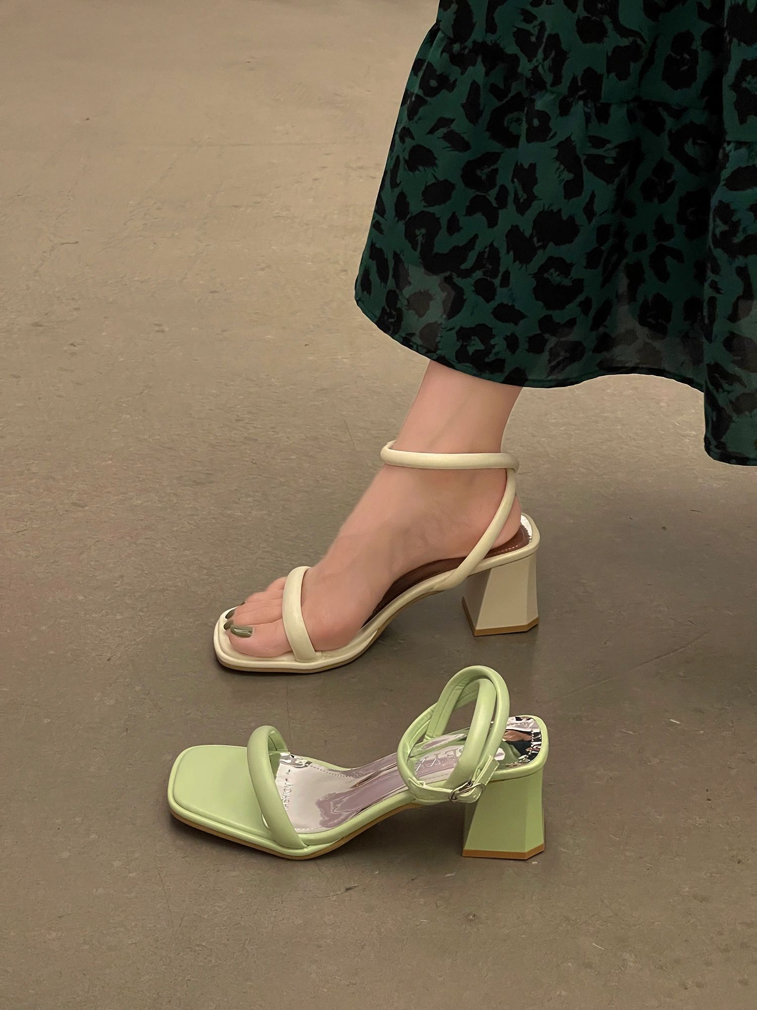 性感  - VALI鞋履AI设计主图