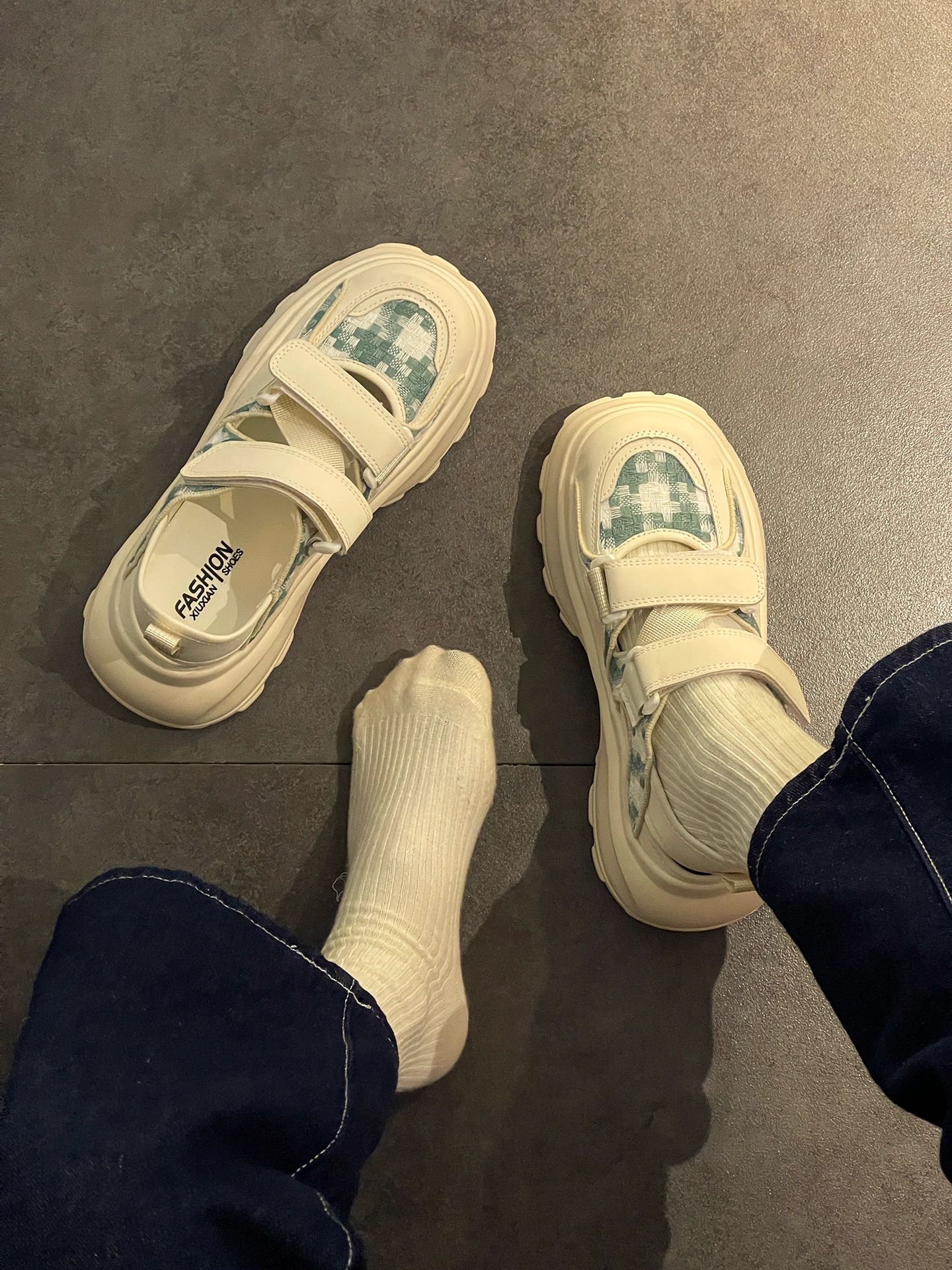 魔术贴  - VALI鞋履AI设计主图