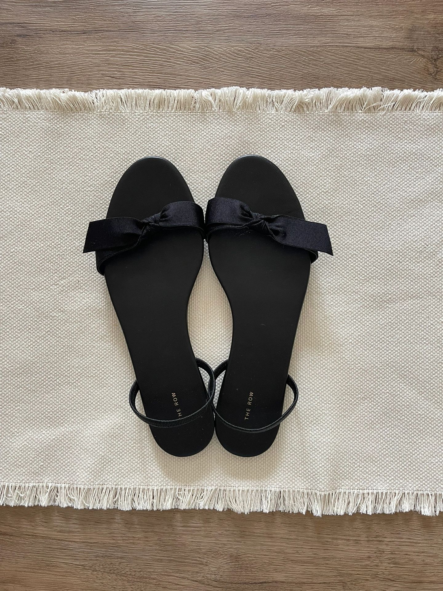  - VALI鞋履AI设计主图