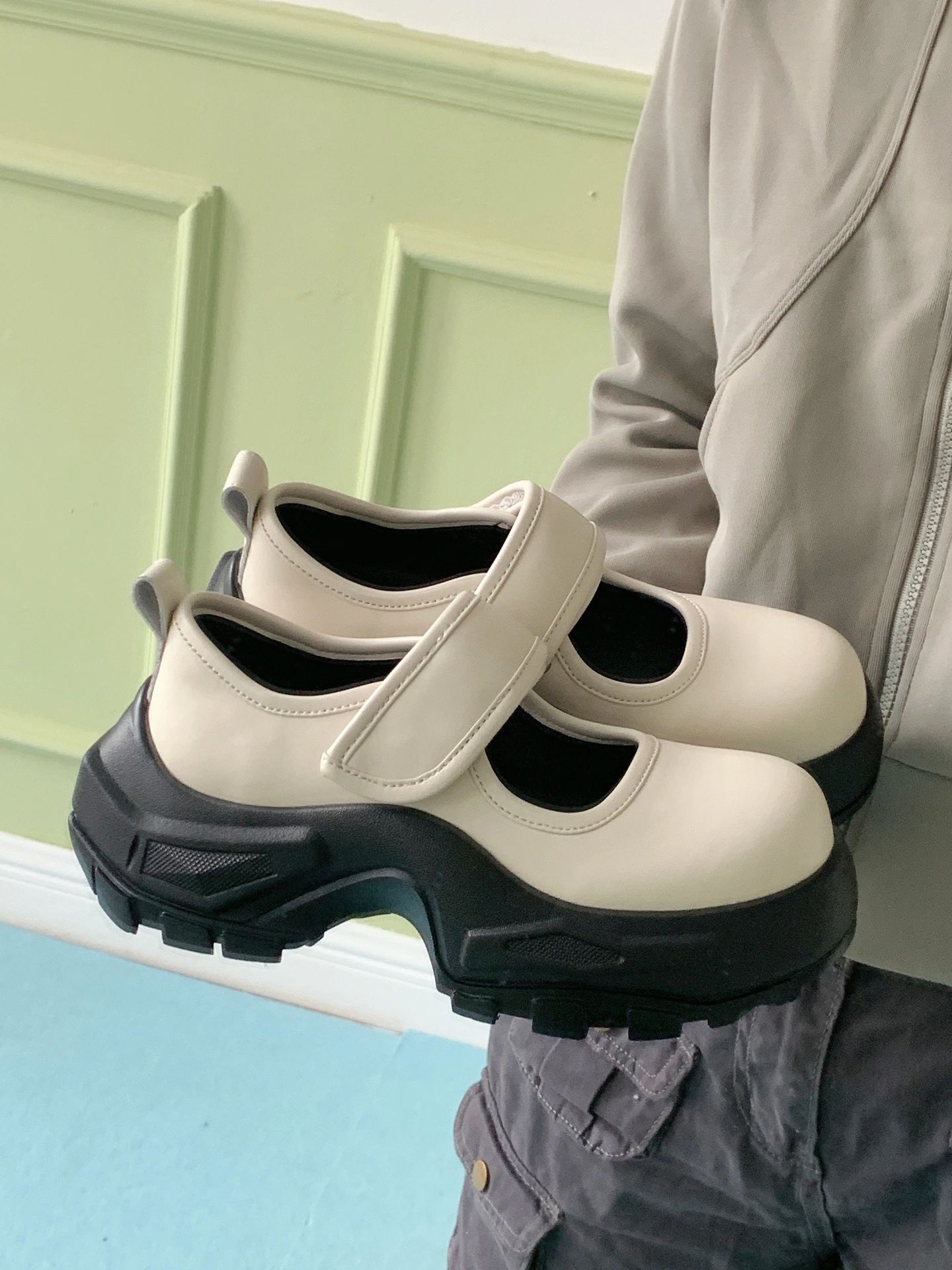 厚底 圆头 魔术贴 中口鞋 皮革  - VALI鞋履AI设计主图