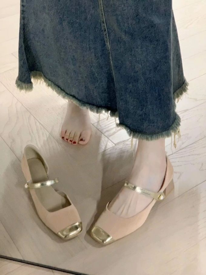 方头 袢扣 浅口鞋 皮革 