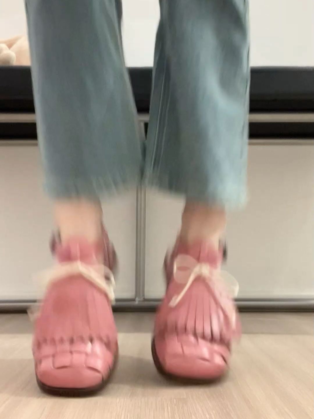  - VALI鞋履AI设计主图