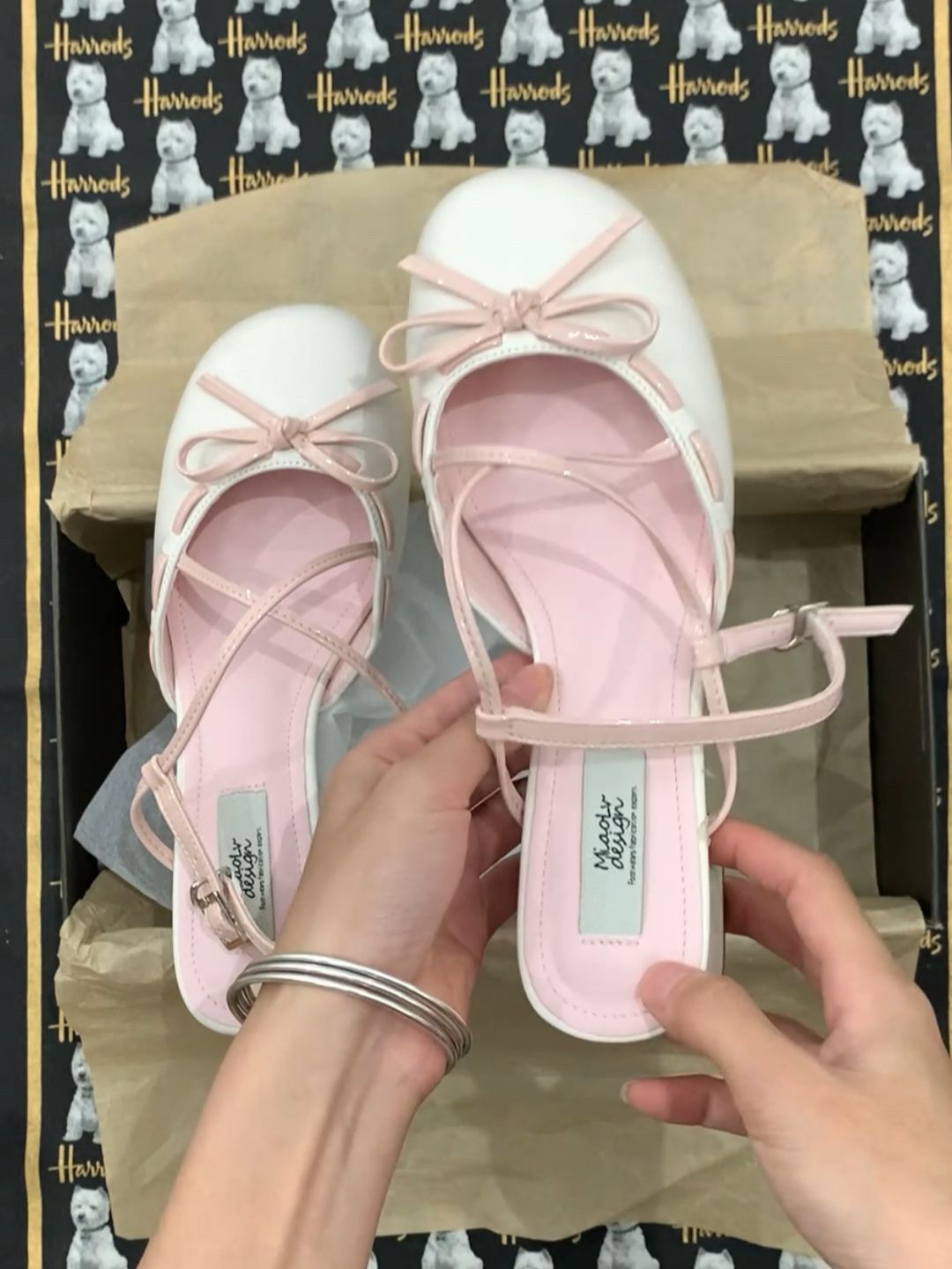  - VALI鞋履AI设计主图