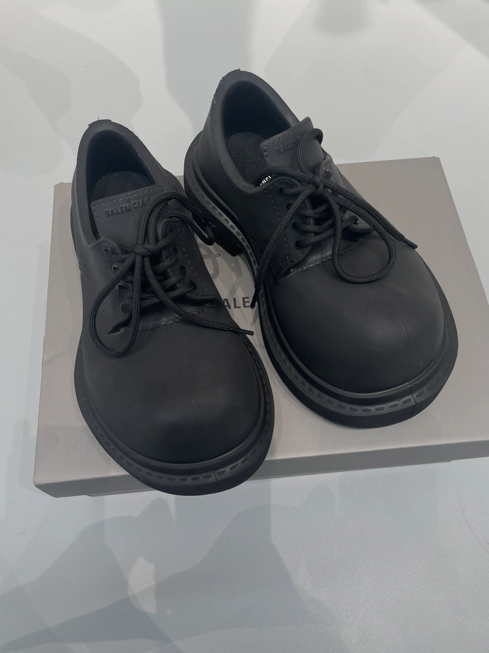 圆头 系带 皮革  - VALI鞋履AI设计主图