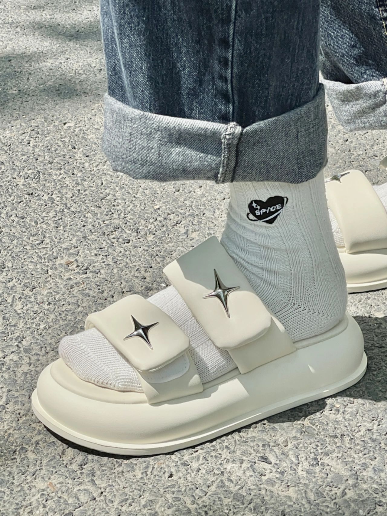 无帮 皮革 魔术贴  - VALI鞋履AI设计主图