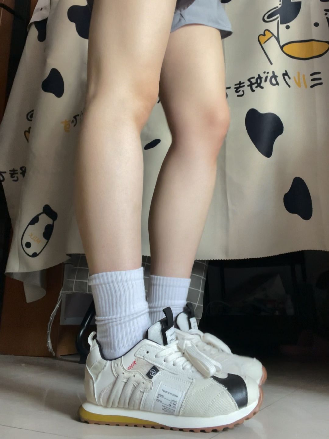 低帮 系带 魔术贴  - VALI鞋履AI设计主图