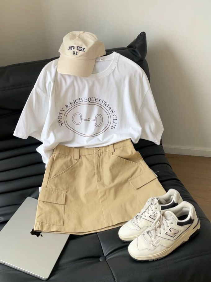 针织面料 H型 圆形领 文字图案 印花 云雾色 鸽羽色 