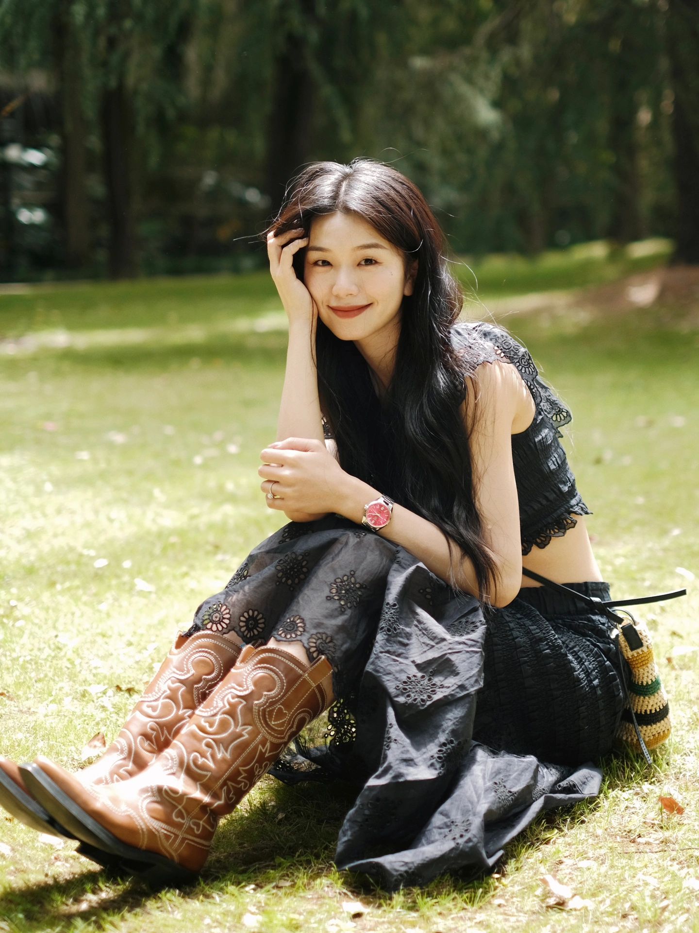 X型 V领 植物/花卉 拼接 酱黑色  - VALI鞋履AI设计主图