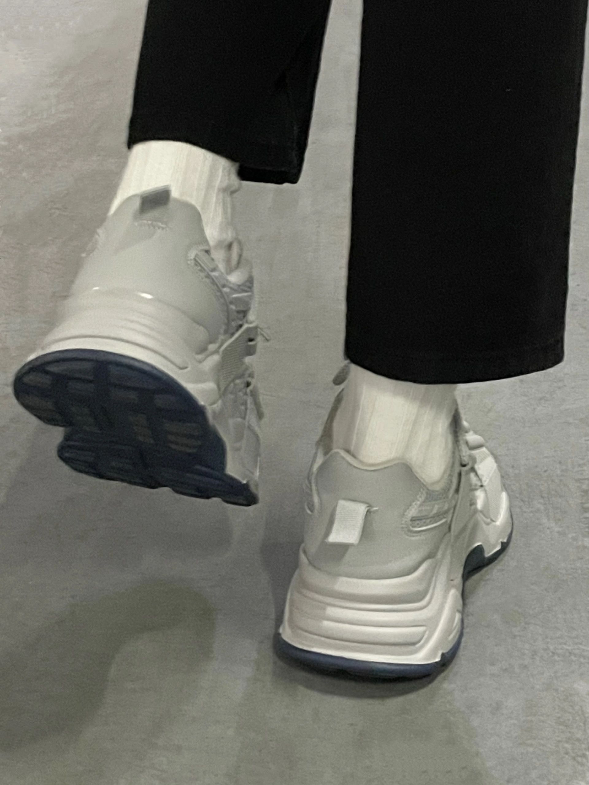  - VALI鞋履AI设计主图