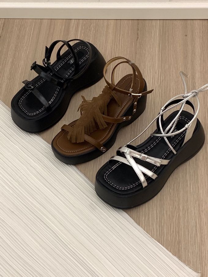 方头 低帮 中口鞋 皮革 