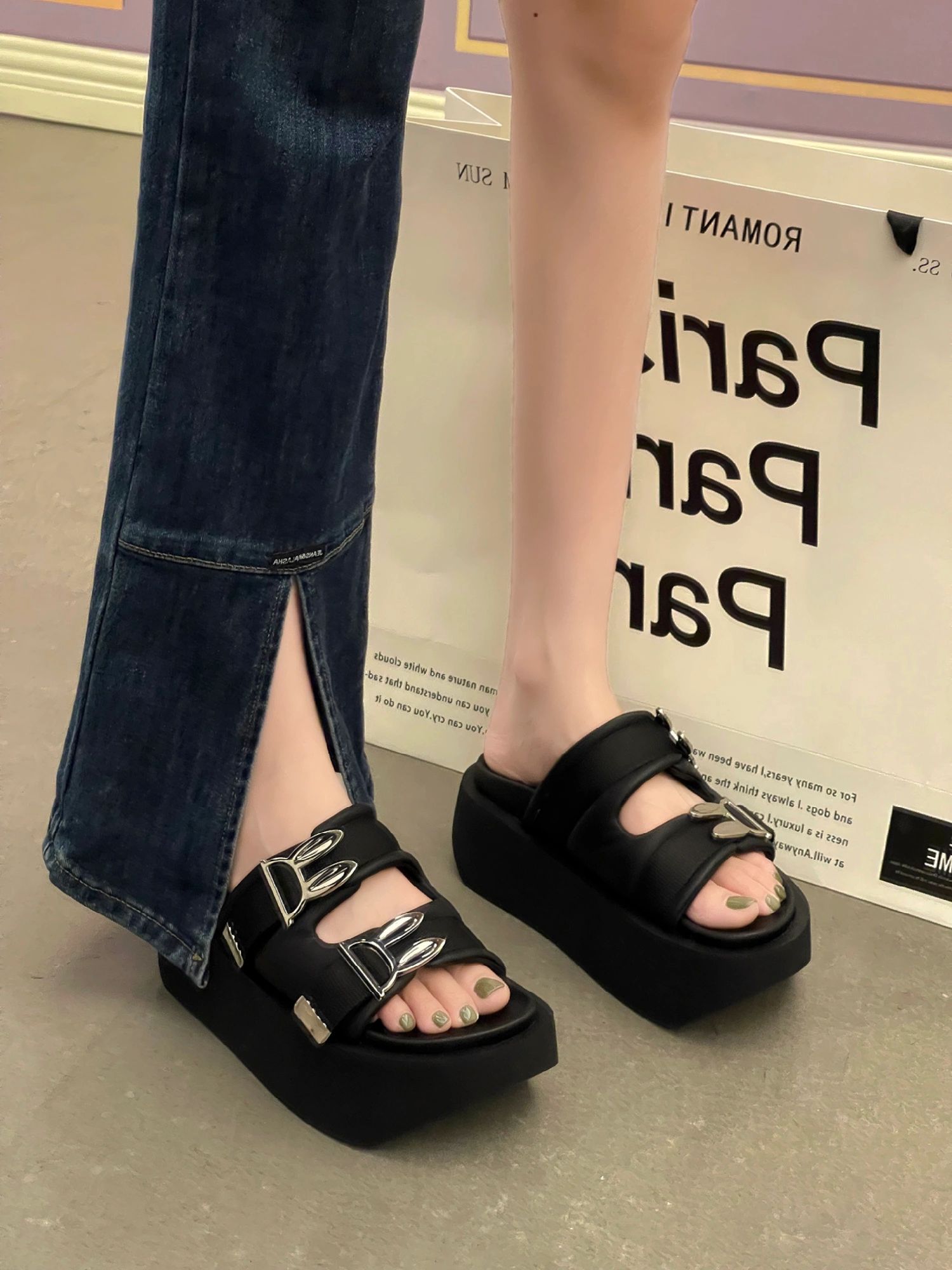  - VALI鞋履AI设计主图