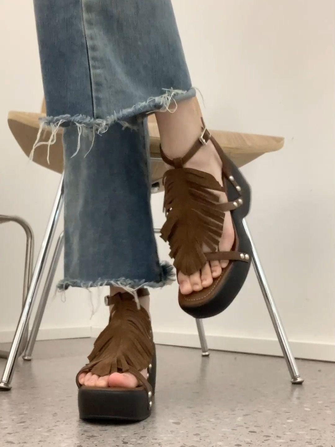 无帮 袢扣 皮革  - VALI鞋履AI设计主图