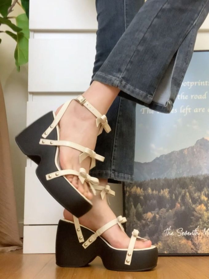 坡跟 低帮 袢扣 皮革 