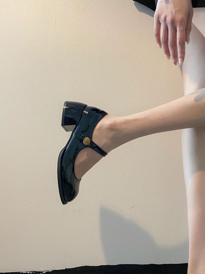 方头 浅口鞋 皮革 