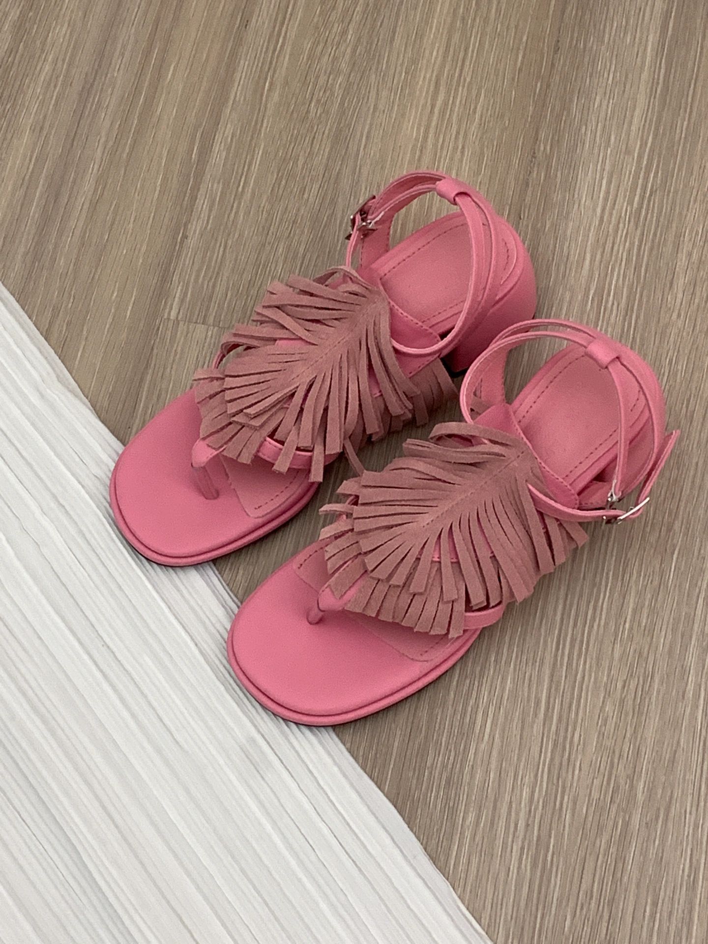 无帮 皮革  - VALI鞋履AI设计主图