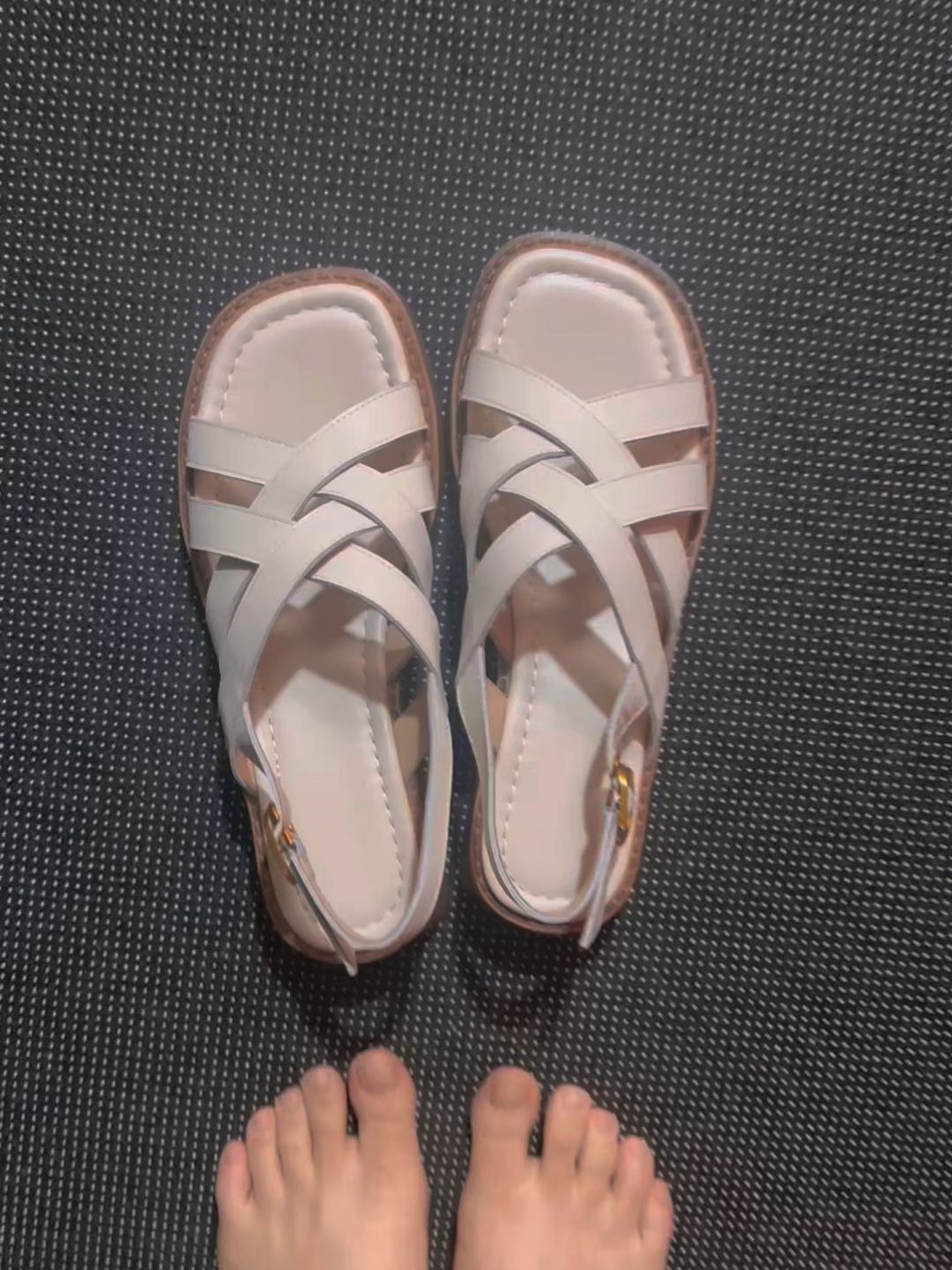 无帮 袢扣 皮革  - VALI鞋履AI设计主图