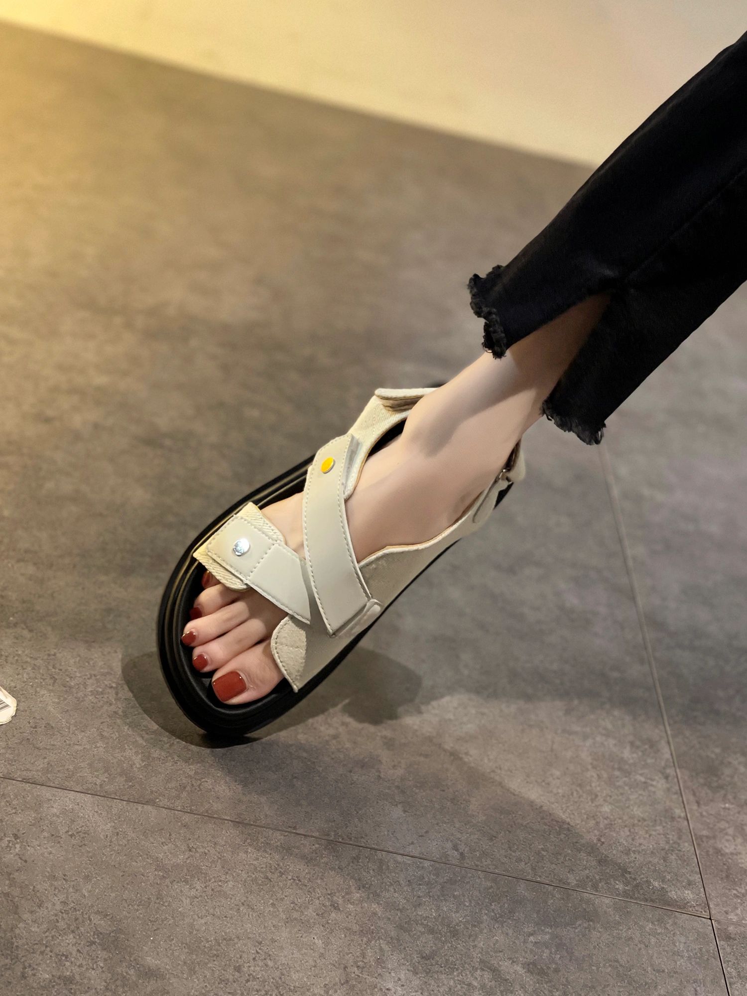 无帮 袢扣 皮革 魔术贴  - VALI鞋履AI设计主图