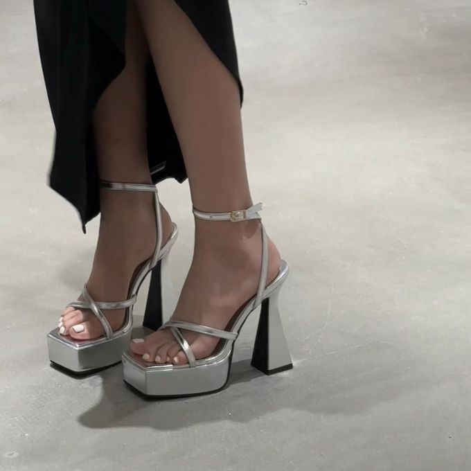 高跟 粗跟 无帮 袢扣 皮革 