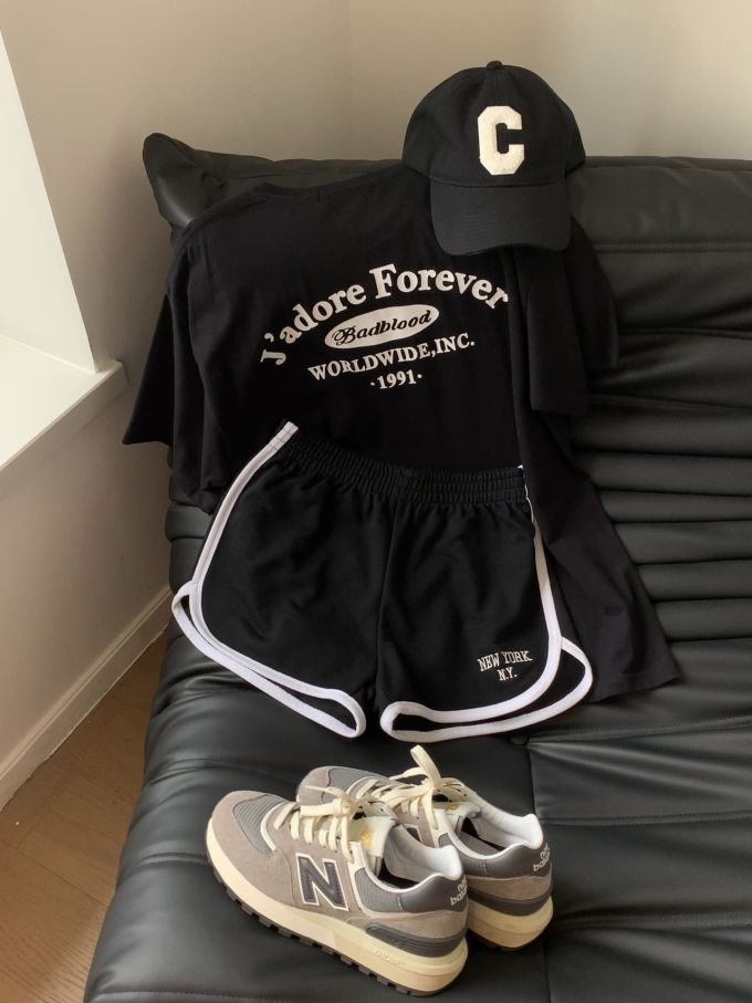 针织面料 文字图案 撞色/渐变 抽褶 印花 边缘装饰 踢踏舞鞋色 