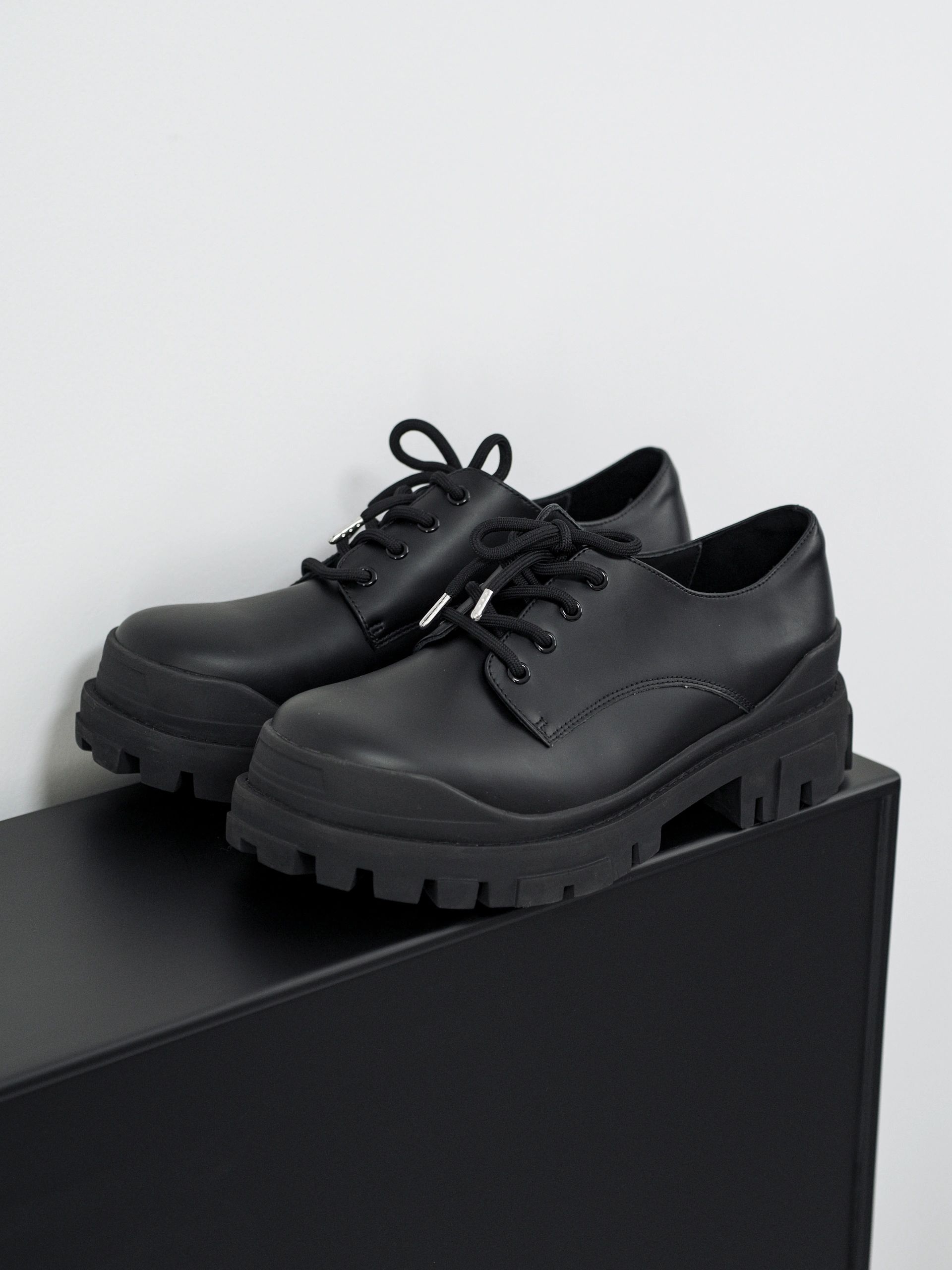 厚底 圆头 系带 皮革  - VALI鞋履AI设计主图