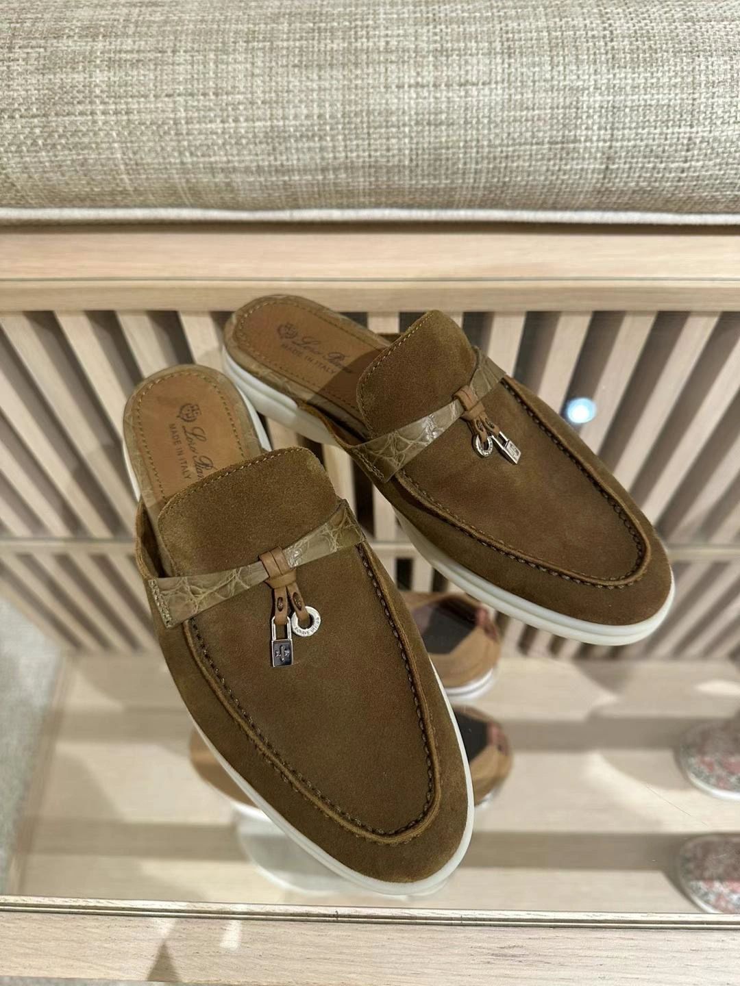 无帮 皮革  - VALI鞋履AI设计主图