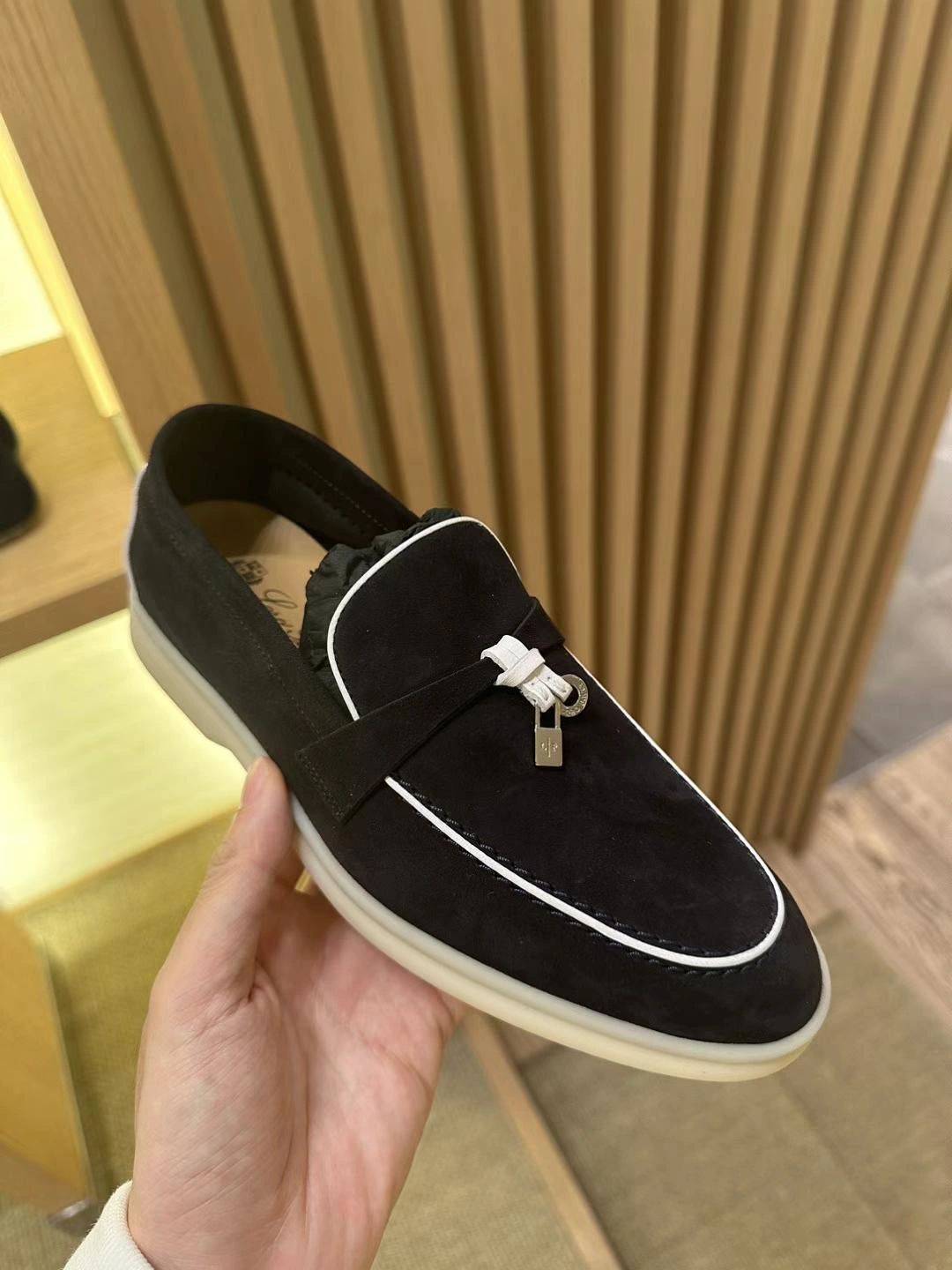 平底 圆头 低帮 一脚蹬 深口鞋 皮革  - VALI鞋履AI设计主图