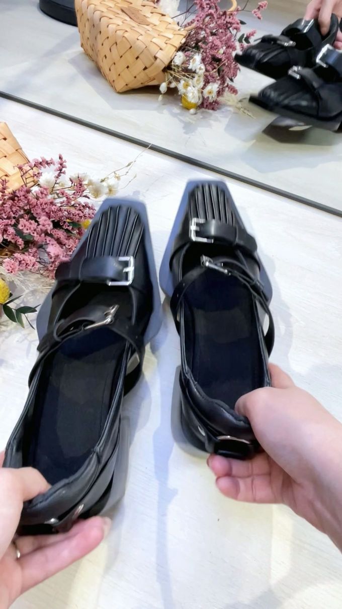 方头 低帮 袢扣 浅口鞋 