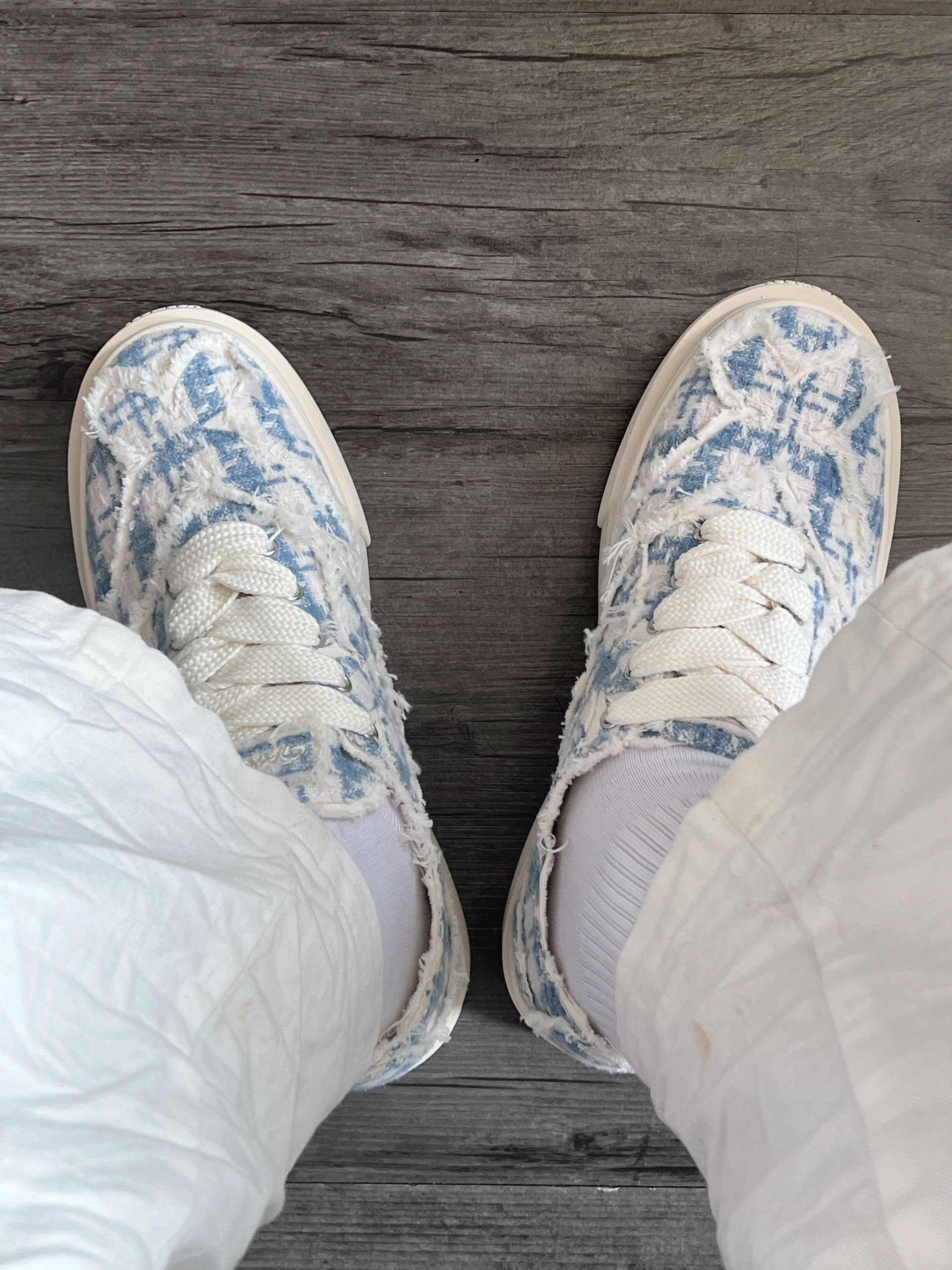  - VALI鞋履AI设计主图