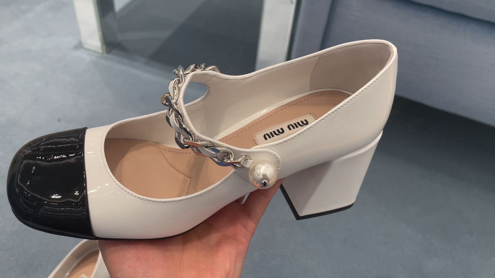 方头 浅口鞋 皮革  - VALI鞋履AI设计主图