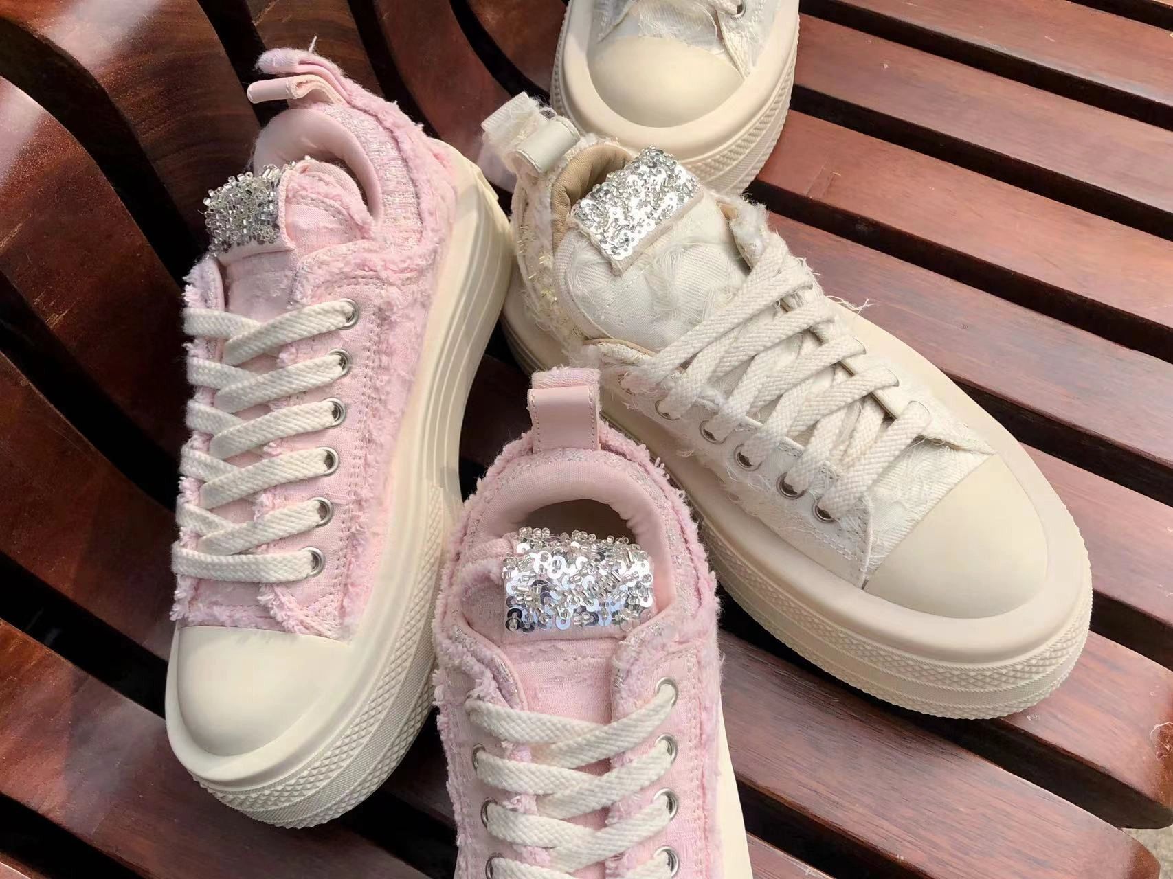 高帮 系带  - VALI鞋履AI设计主图