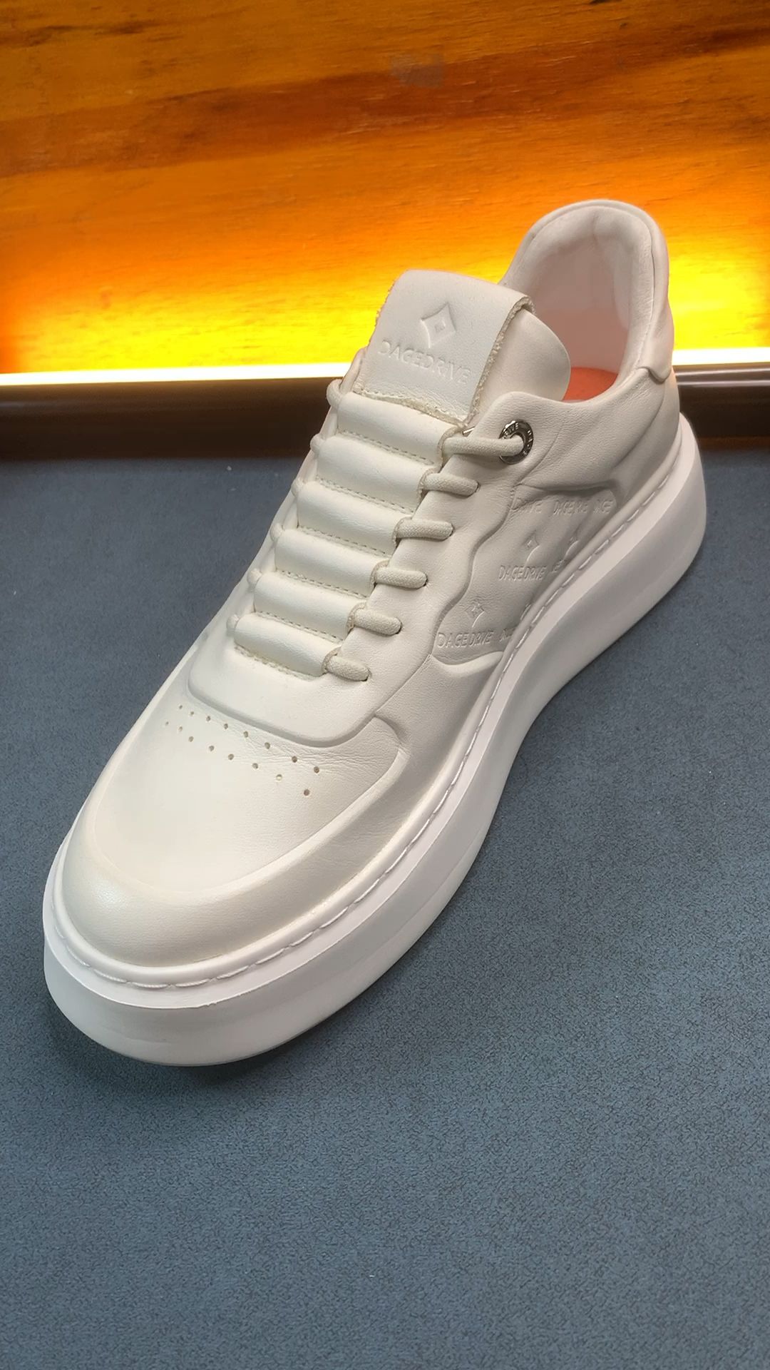 低帮 皮革  - VALI鞋履AI设计主图