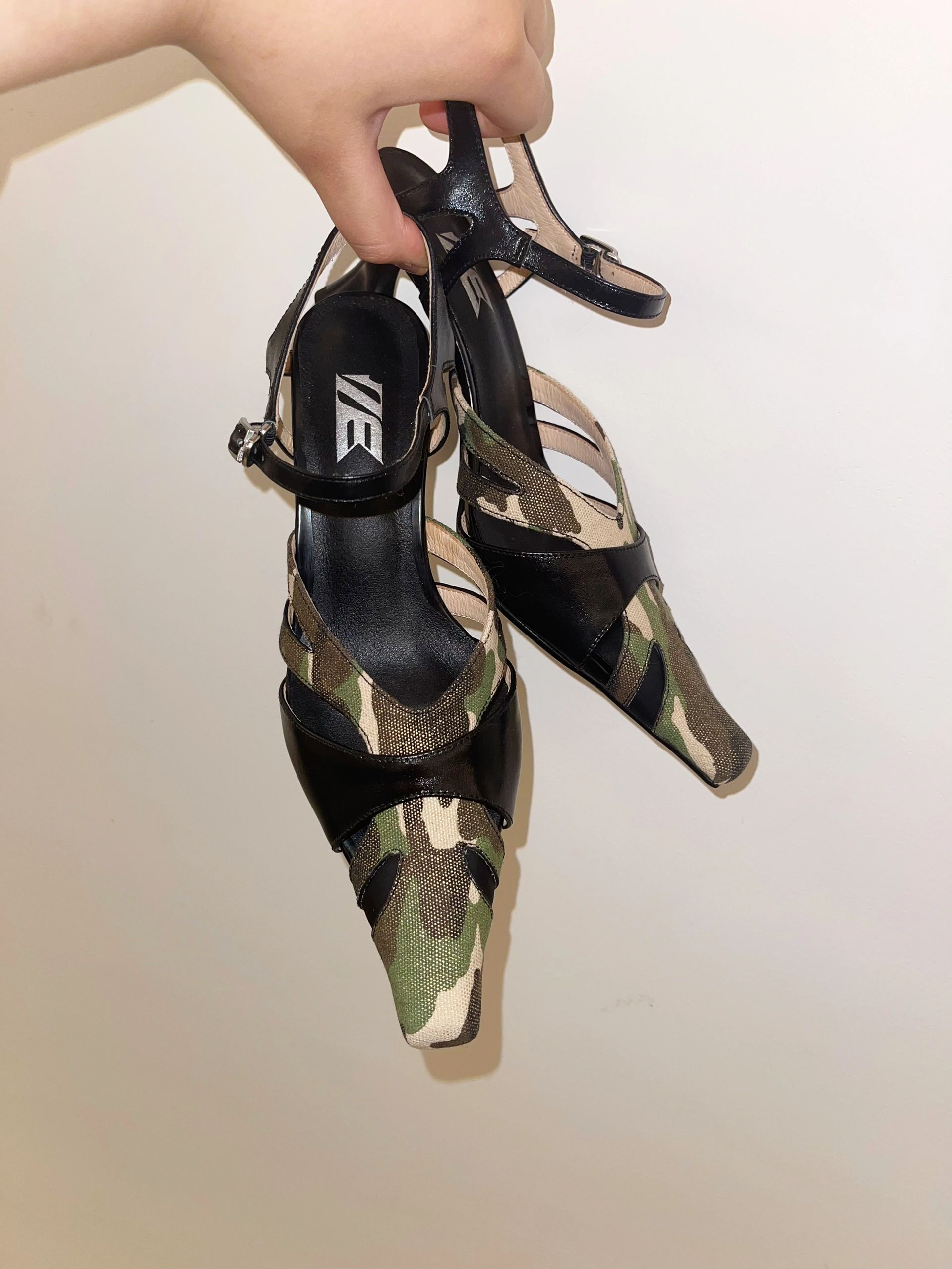 无帮 袢扣  - VALI鞋履AI设计主图