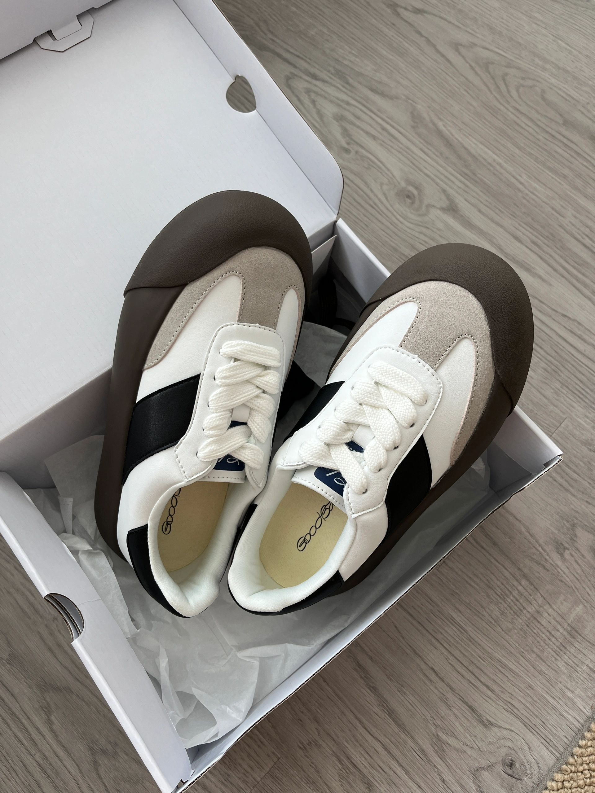  - VALI鞋履AI设计主图