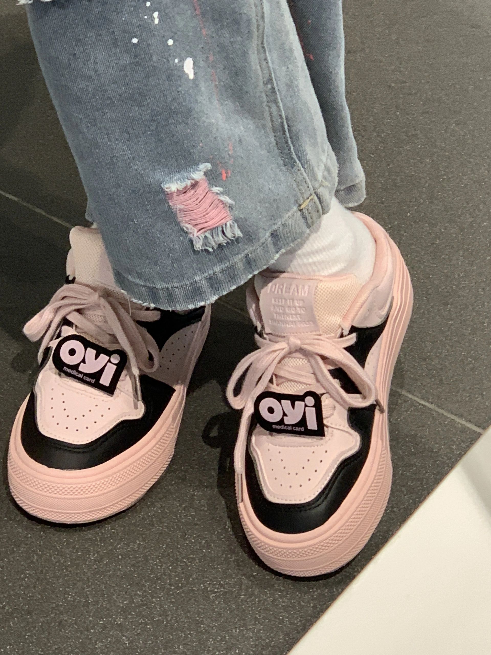 低帮 魔术贴 皮革  - VALI鞋履AI设计主图